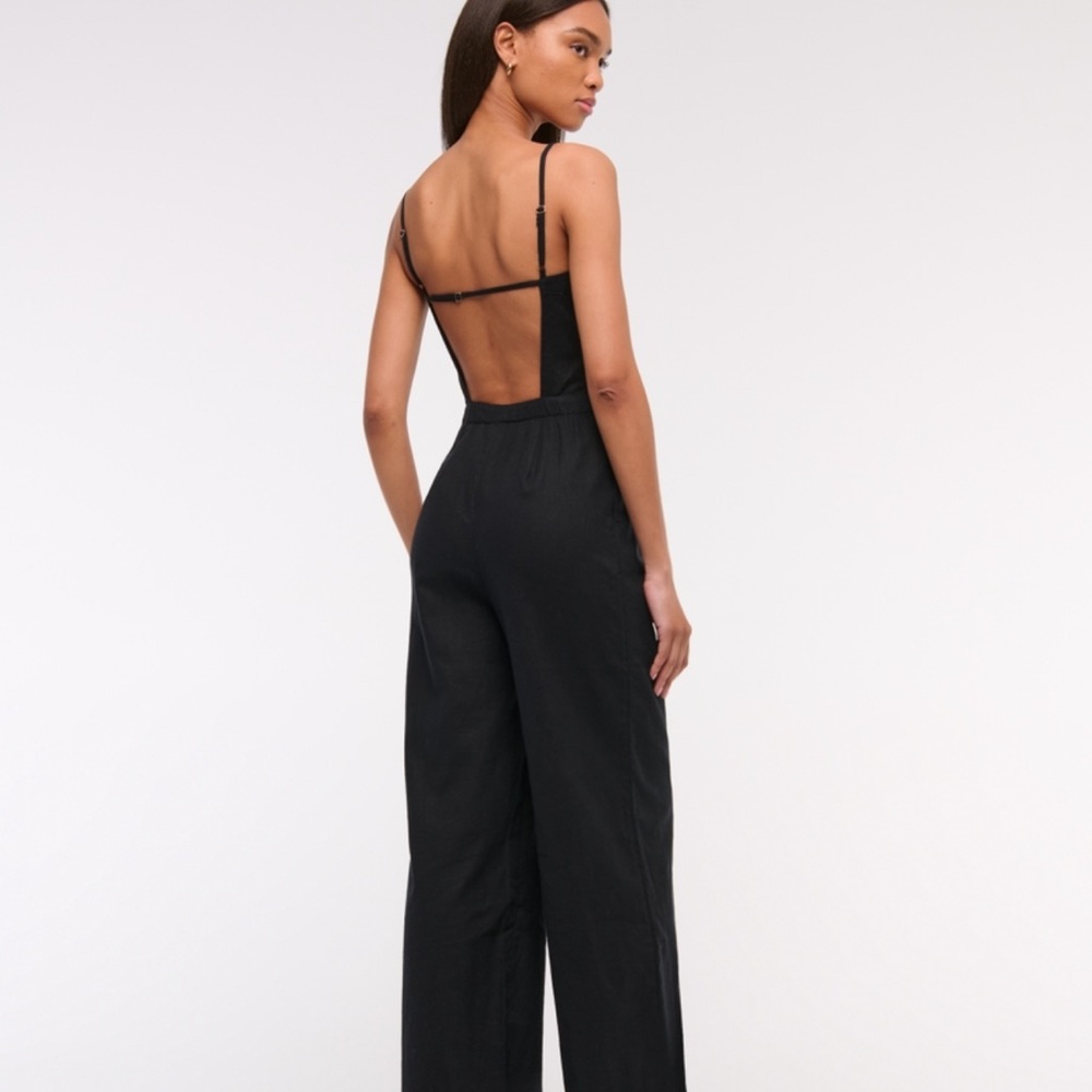 Abercrombie Linen-Blend Apron Jumpsuit - Picture 2 of 2